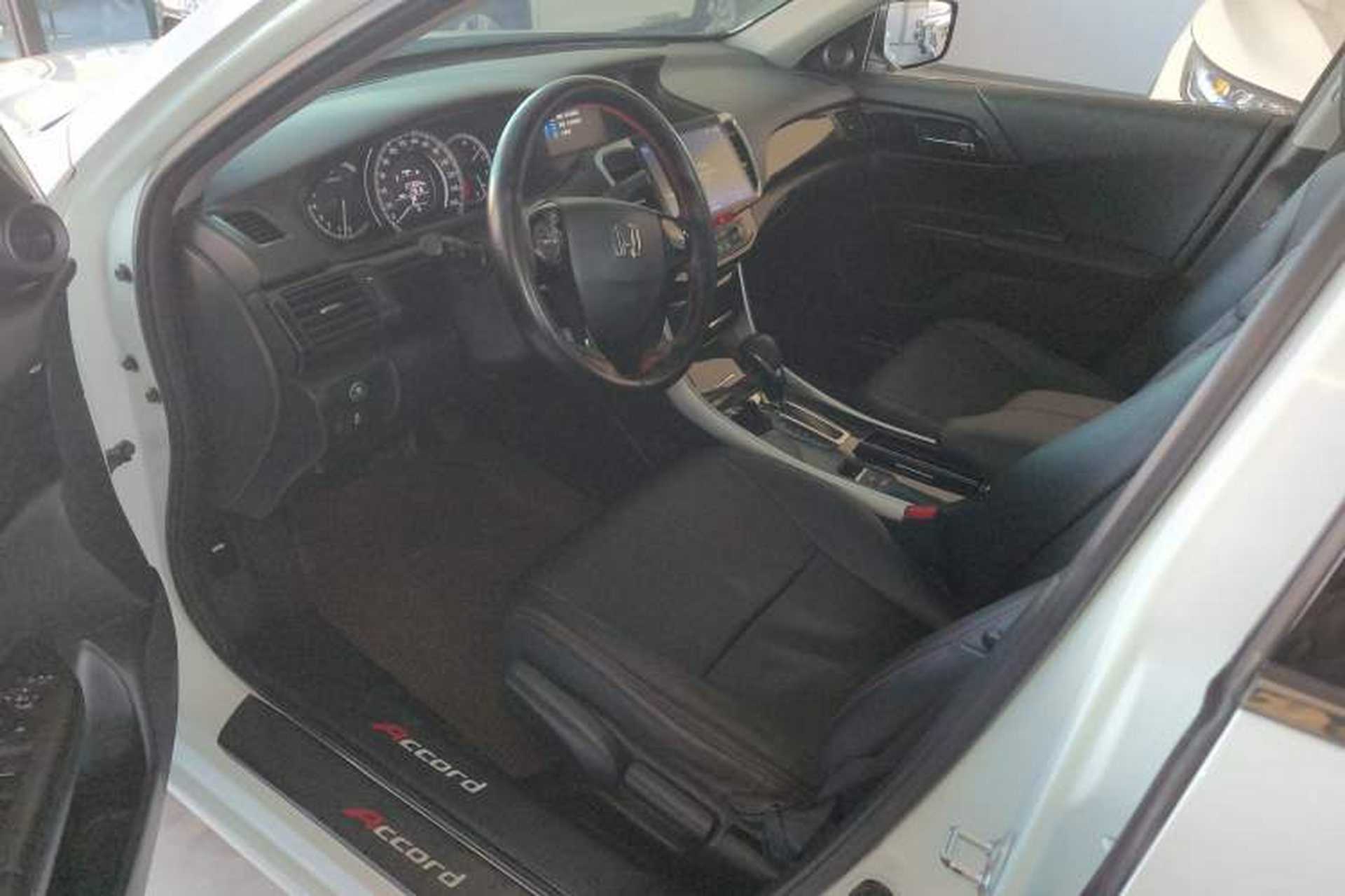 Used Honda Accord 2016 2.0L Comfort Edition Interior 2