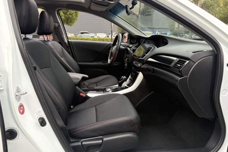 Used Honda Accord 2016 2.0L Comfort Edition Interior 2