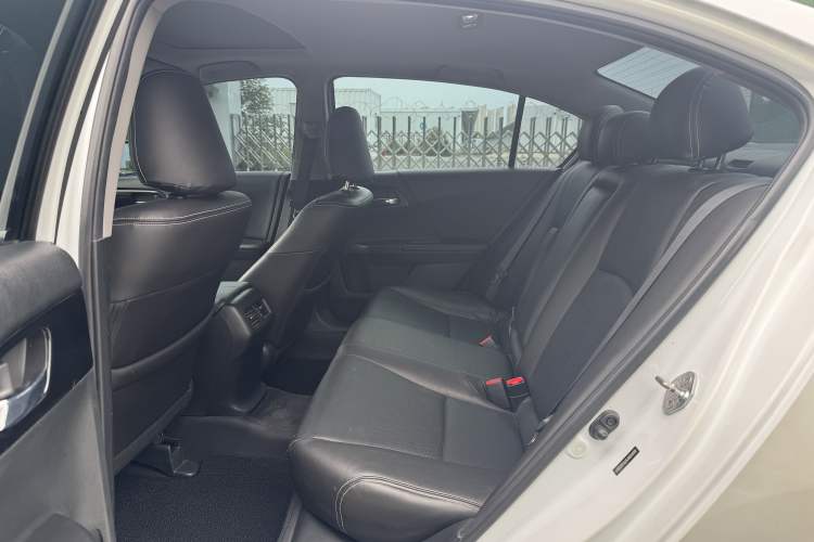 Used Honda Accord 2016 2.0L Comfort Edition Interior 2
