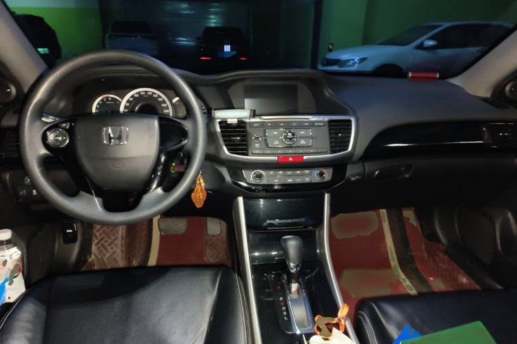 Used Honda Accord 2016 2.0L Comfort Edition Interior 2