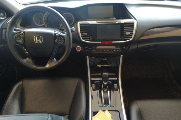 Used Honda Accord 2016 2.4L Luxury Edition Interior 2