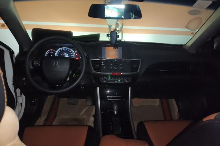 Used Honda Accord 2016 2.0L Comfort Edition Interior 2