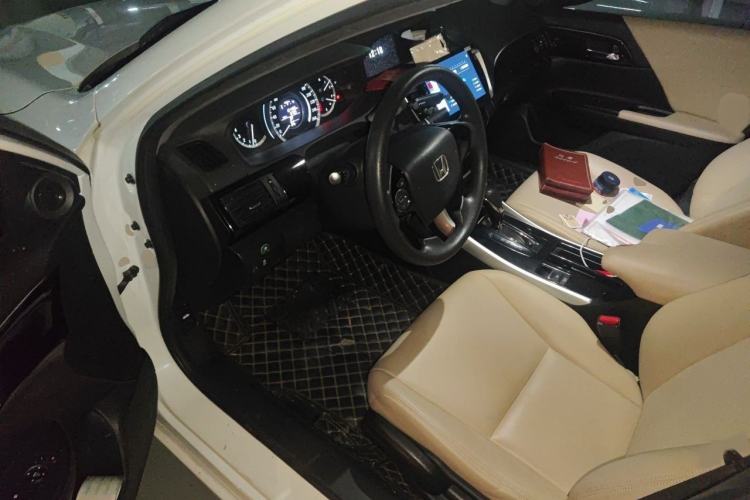 Used Honda Accord 2016 2.0L Comfort Edition Interior 3