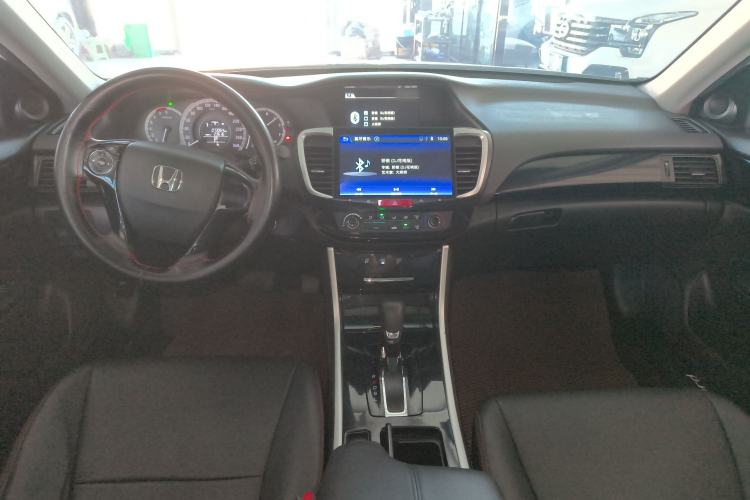 Used Honda Accord 2016 2.0L Comfort Edition Interior 3