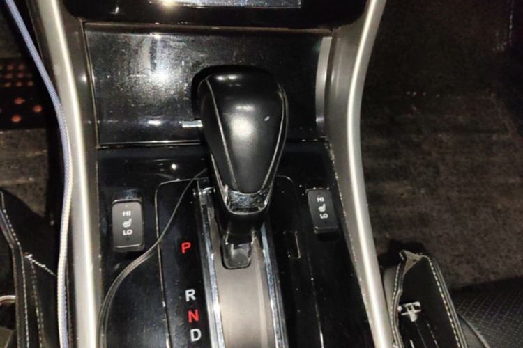Used Honda Accord 2016 2.0L Elite Edition Interior 3