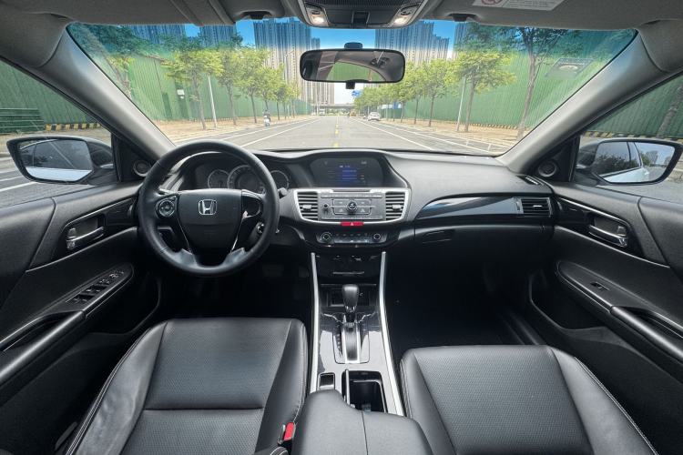 Used Honda Accord 2016 2.0L Comfort Edition Interior 3