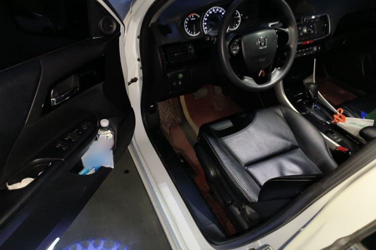 Used Honda Accord 2016 2.0L Comfort Edition Interior 3