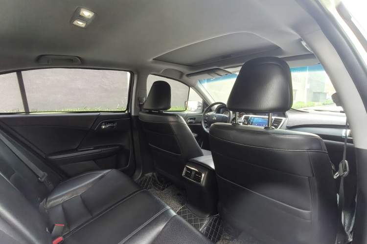 Used Honda Accord 2016 2.0L Elite Edition Interior 3
