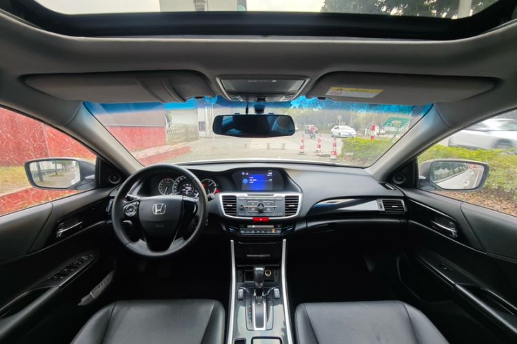 Used Honda Accord 2016 2.0L Elite Edition Interior 3