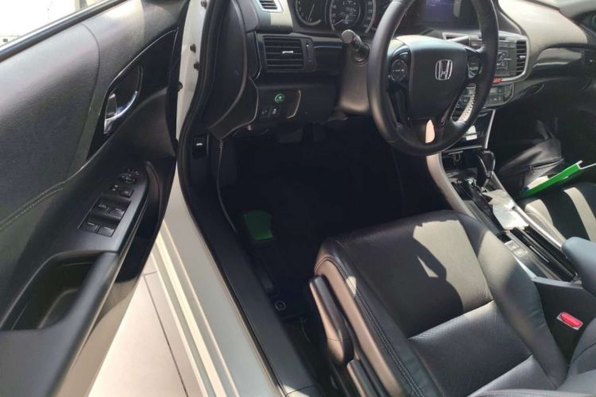 Used Honda Accord 2016 2.0L Elite Edition Interior 3