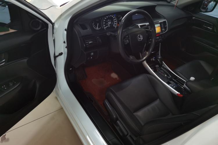 Used Honda Accord 2016 2.0L Elite Edition Interior 3