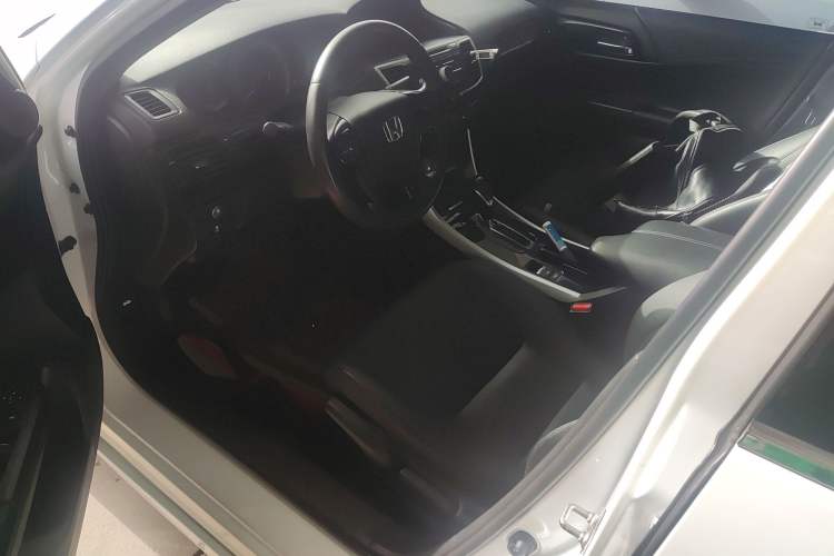 Used Honda Accord 2016 2.0L Elite Edition Interior 3