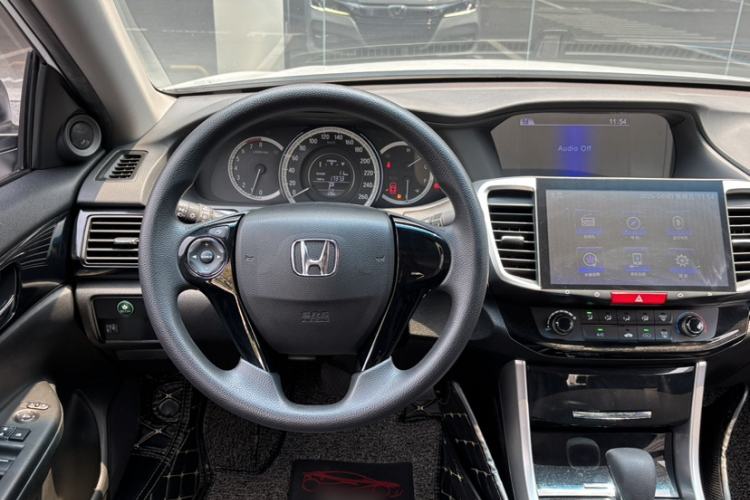 Used Honda Accord 2016 2.0L Comfort Edition Interior 4