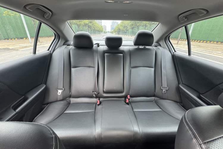 Used Honda Accord 2016 2.0L Comfort Edition Interior 4