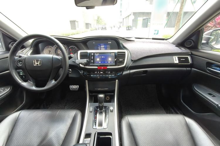 Used Honda Accord 2016 2.0L Elite Edition Interior 4