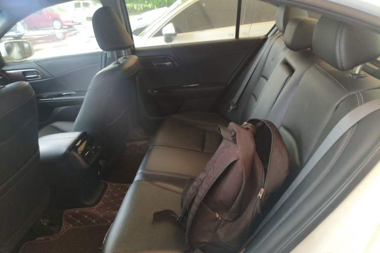 Used Honda Accord 2016 2.4L Luxury Edition Interior 4