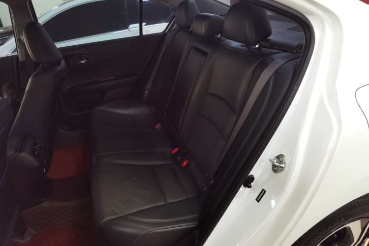 Used Honda Accord 2016 2.0L Elite Edition Interior 4