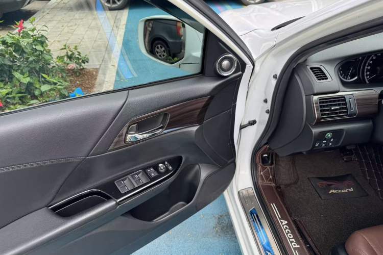 Used Honda Accord 2016 2.4L Prestige Edition Interior 5