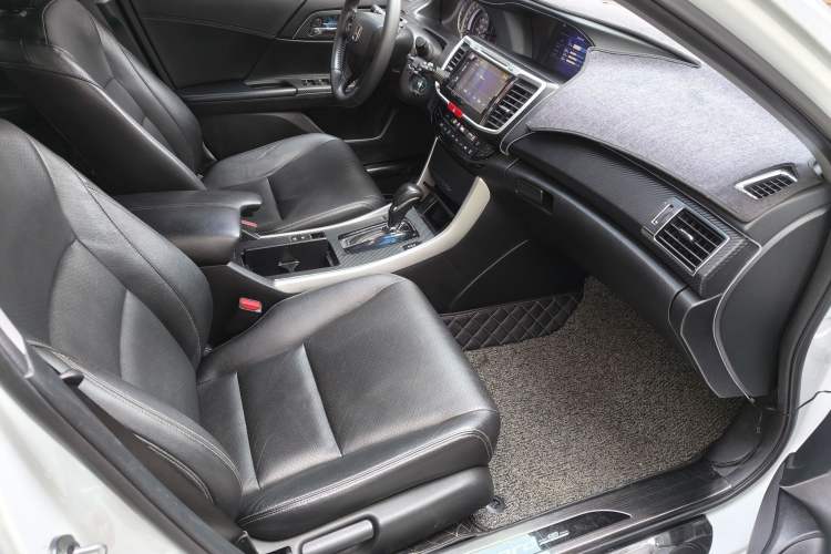 Used Honda Accord 2016 2.0L Elite Edition Interior 5