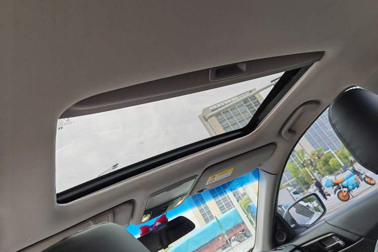 Used Honda Accord 2016 2.0L Comfort Edition Interior 5
