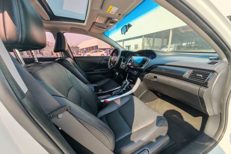 Used Honda Accord 2016 2.0L Elite Edition Interior 6