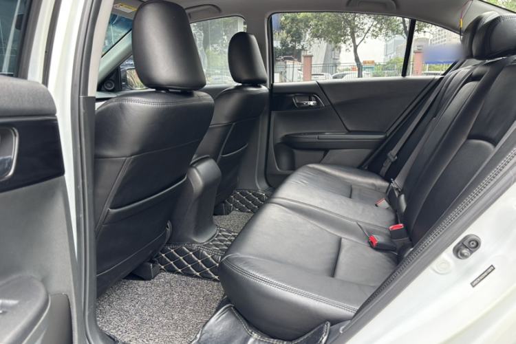 Used Honda Accord 2016 2.0L Comfort Edition Interior 6