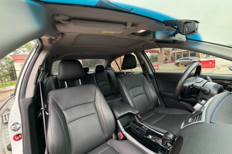 Used Honda Accord 2016 2.4L Comfort Edition Interior 6
