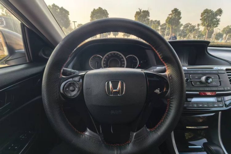 Used Honda Accord 2016 2.0L Elite Edition Interior 6