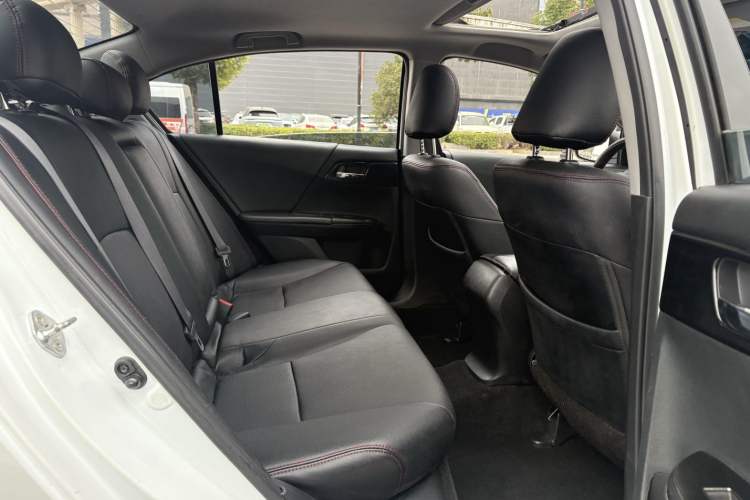 Used Honda Accord 2016 2.0L Comfort Edition Interior 7