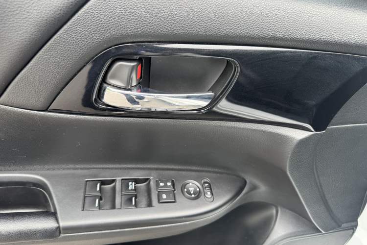Used Honda Accord 2016 2.0L Comfort Edition Interior 7