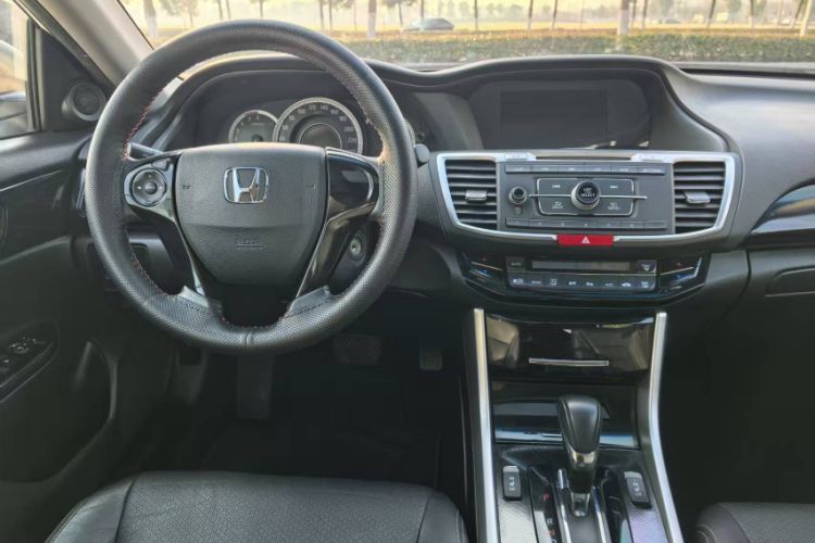Used Honda Accord 2016 2.0L Elite Edition Interior 7