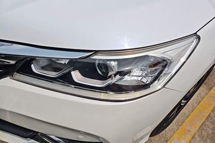 Used Honda Accord 2016 2.0L Elite Edition Left Front Headlight
