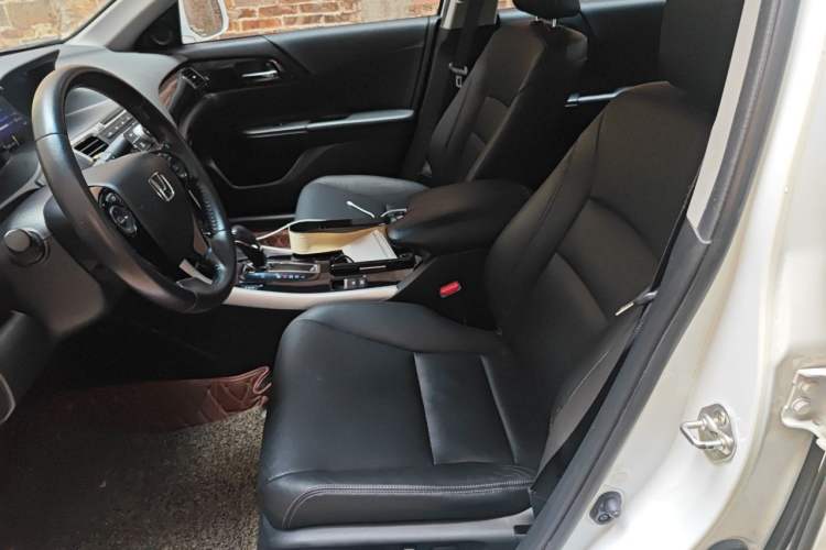 Used Honda Accord 2016 2.0L Luxury Edition Left Front Seat