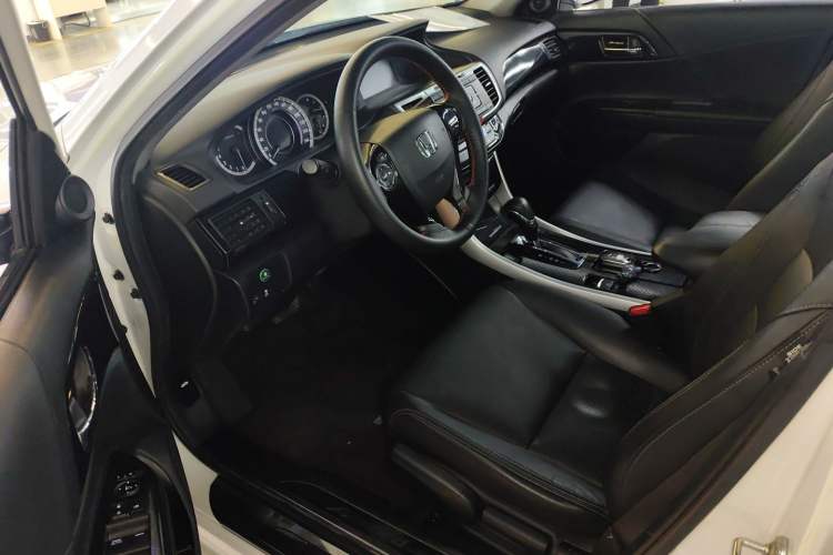 Used Honda Accord 2016 2.0L Elite Edition Left Front Seat