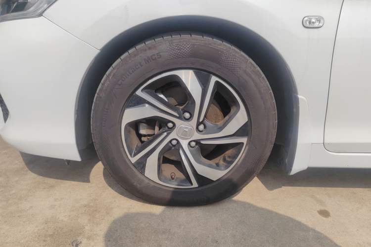 Used Honda Accord 2016 2.0L Elite Edition Left Front Wheel Hub