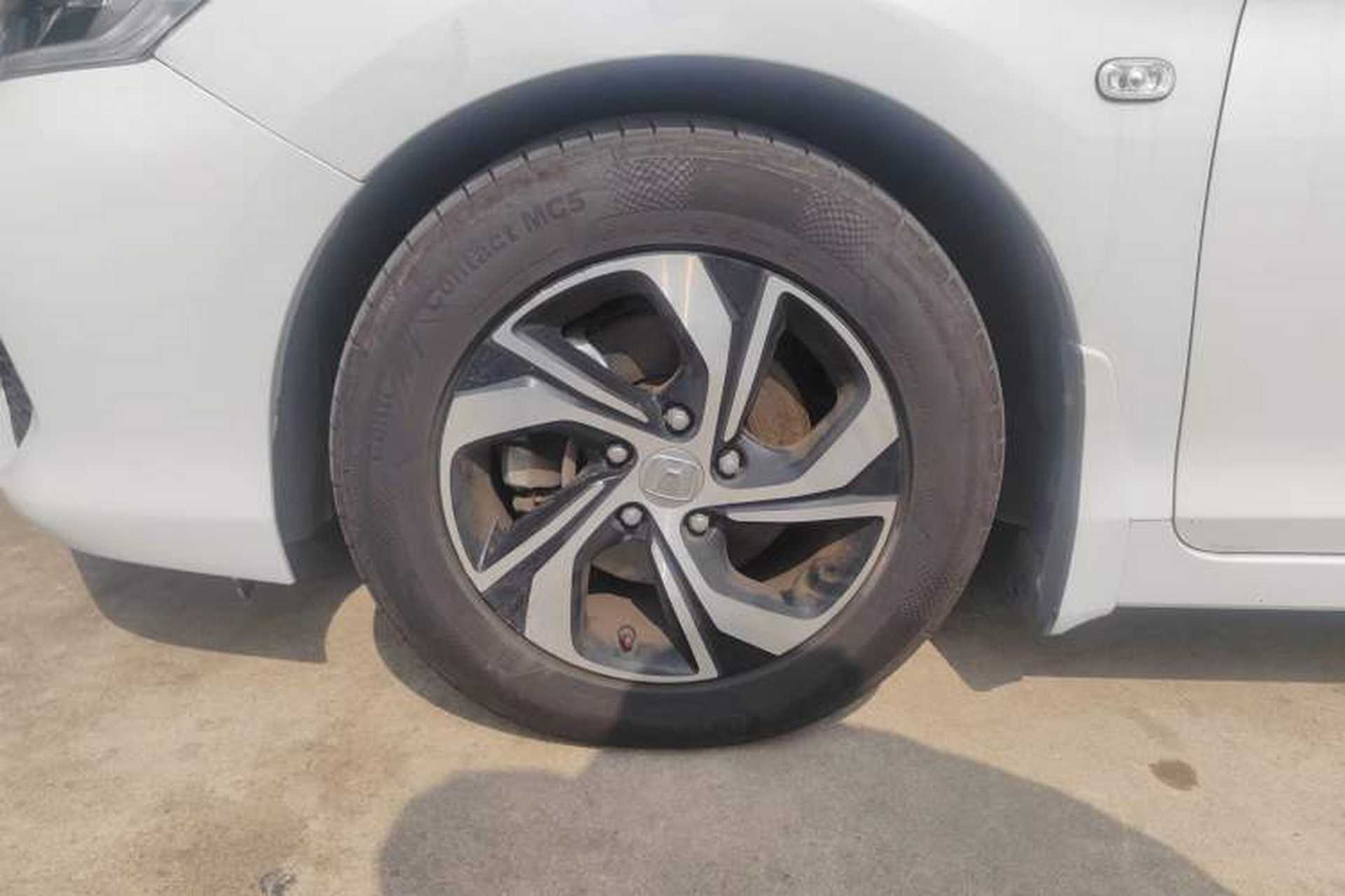 Used Honda Accord 2016 2.0L Elite Edition Left Front Wheel Hub