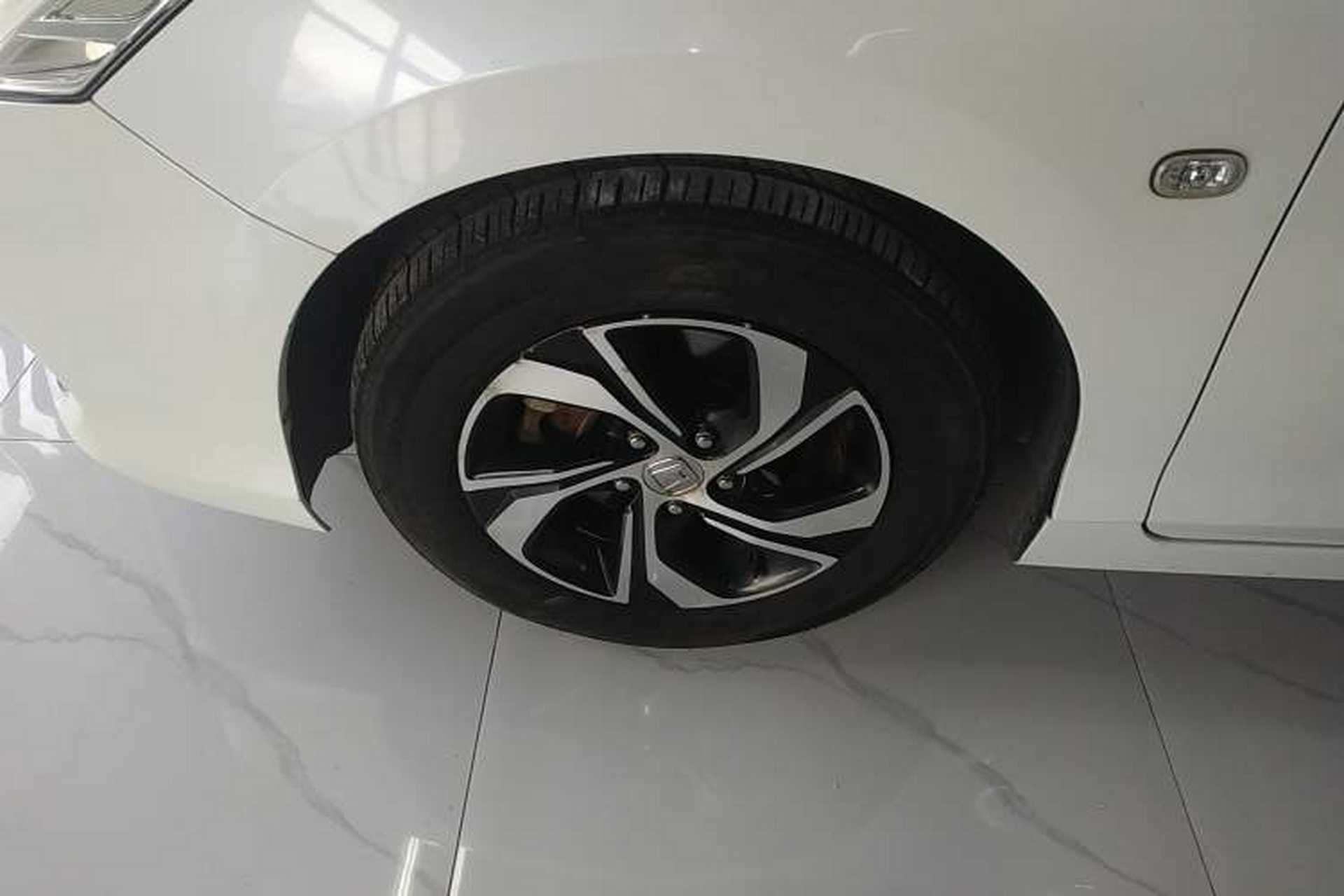 Used Honda Accord 2016 2.0L Elite Edition Left Front Wheel Hub