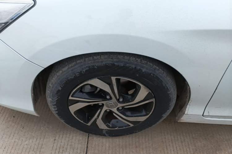 Used Honda Accord 2016 2.0L Luxury Edition Left Front Wheel Hub