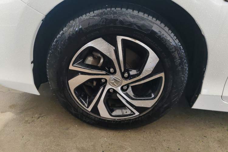 Used Honda Accord 2016 2.0L Elite Edition Left Front Wheel Hub