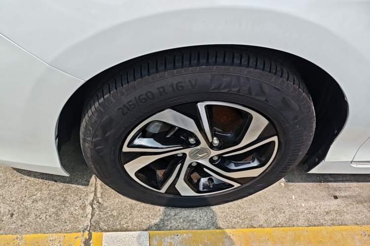 Used Honda Accord 2016 2.0L Elite Edition Left Front Wheel Hub