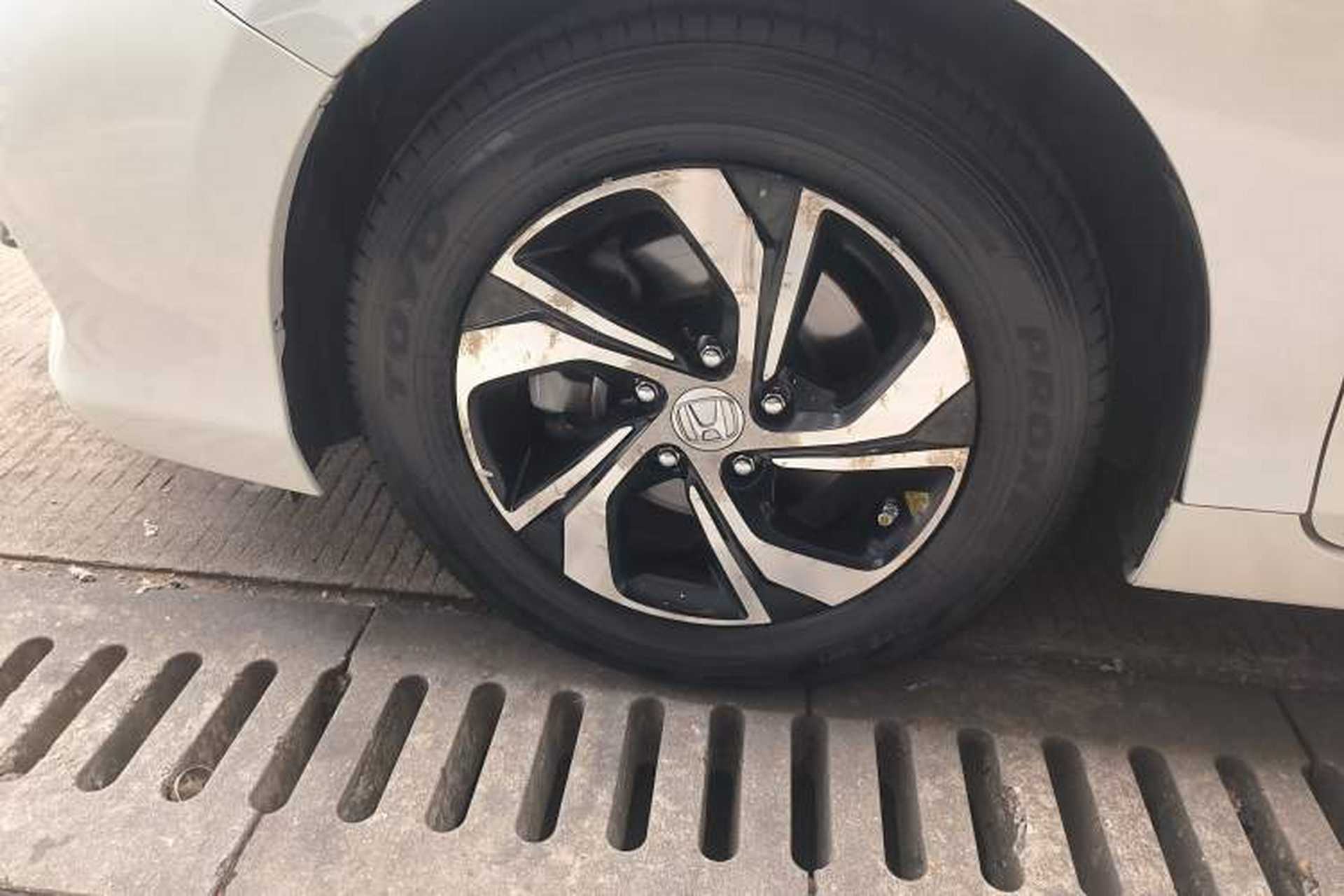 Used Honda Accord 2016 2.0L Comfort Edition Left Front Wheel Hub
