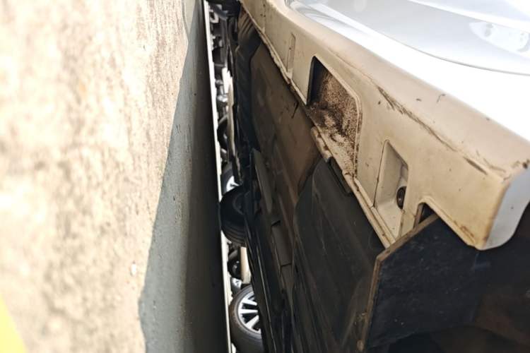 Used Honda Accord 2016 2.0L Elite Edition Left Side Sill