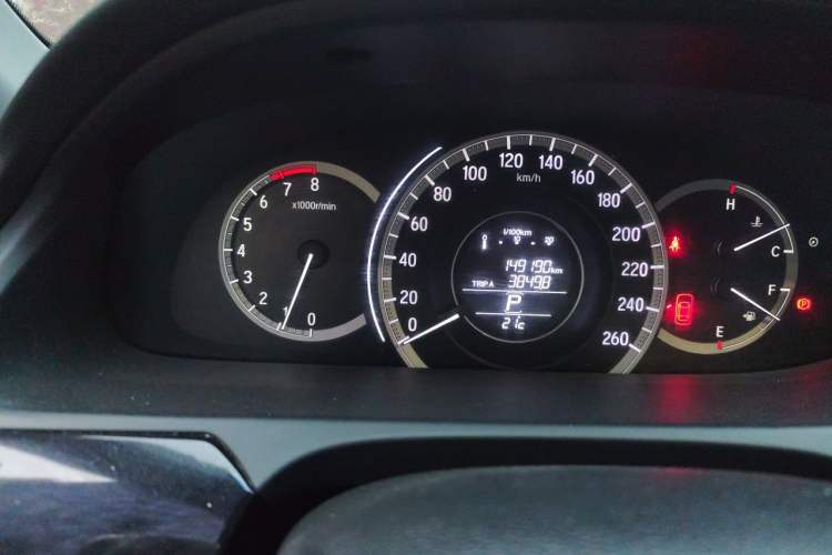 Used Honda Accord 2016 2.0L Comfort Edition Odometer Close Up