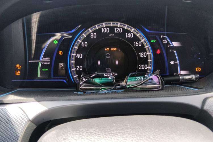 Used Honda Accord 2016 Hybrid 2.0L Prestige Edition Odometer Close Up