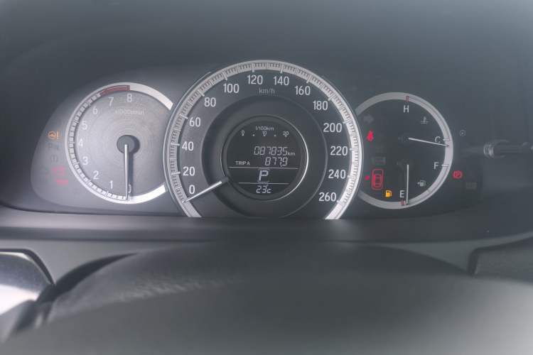 Used Honda Accord 2016 2.0L Comfort Edition Odometer Close Up