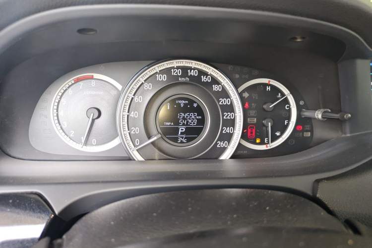 Used Honda Accord 2016 2.0L Comfort Edition Odometer Close Up