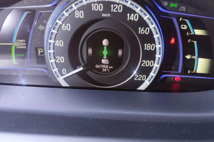 Used Honda Accord 2016 Hybrid 2.0L Sharp Edition Odometer Close Up