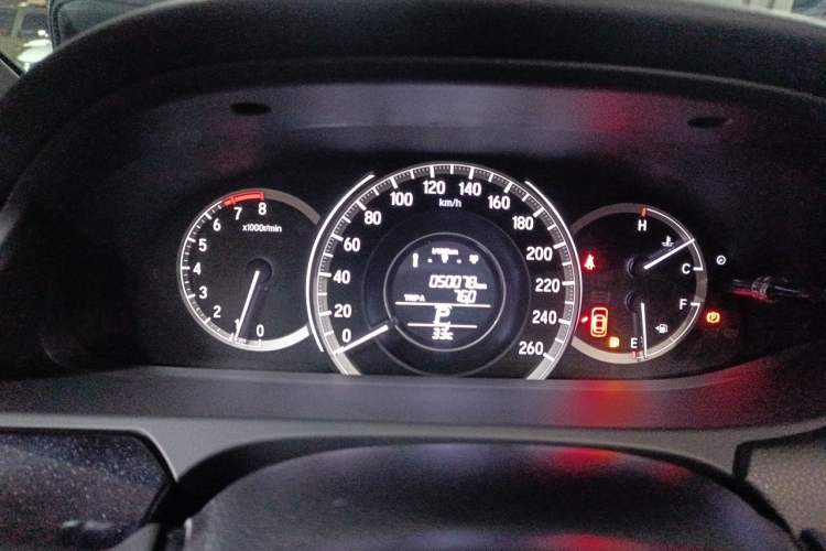 Used Honda Accord 2016 2.0L Comfort Edition Odometer Close Up