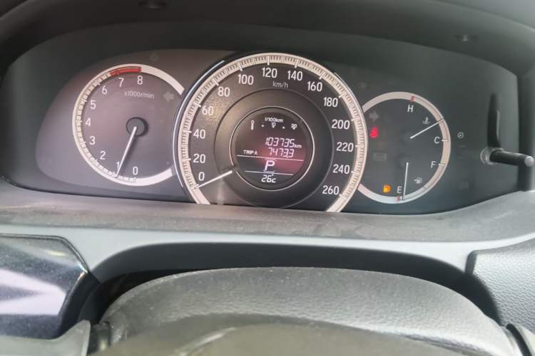 Used Honda Accord 2016 2.0L Comfort Edition Odometer Close Up