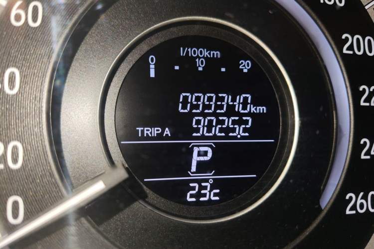Used Honda Accord 2016 2.0L Comfort Edition Odometer Close Up